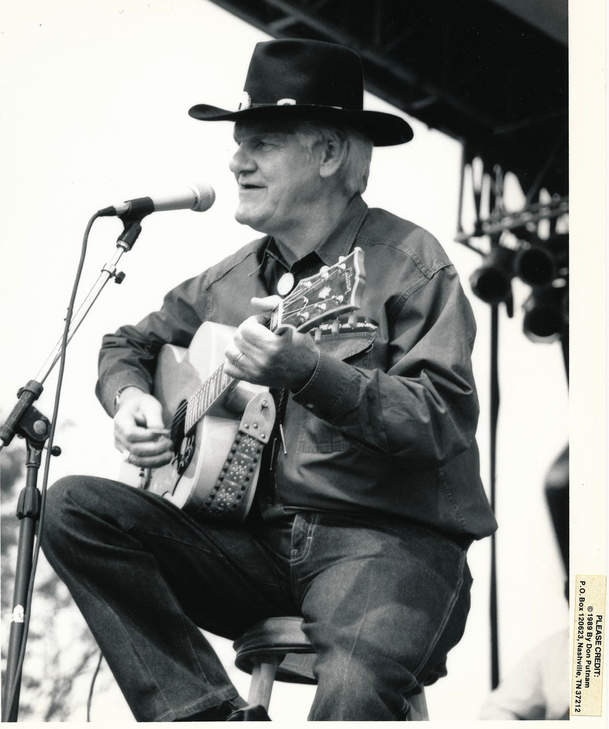 Harlan Howard at the Birthday Bash guitar pull in the BMI parking lot