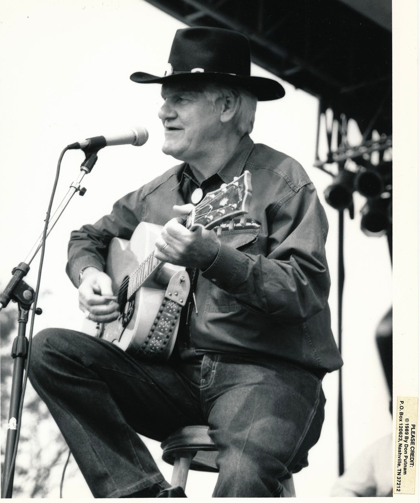 Harlan Howard at the Birthday Bash guitar pull in the BMI parking lot