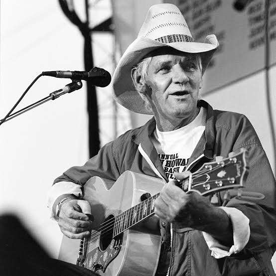 Harlan Howard with his guitar, photographed during his Music Row years